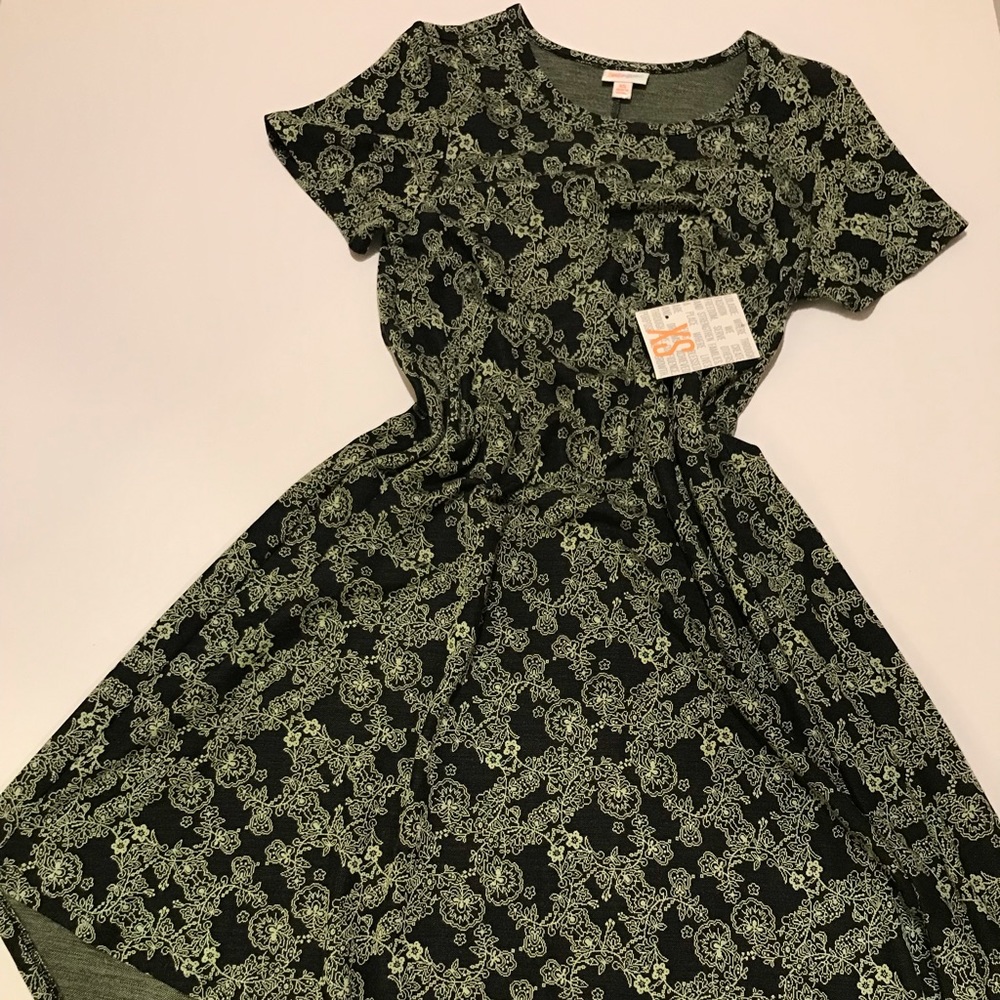Lularoe Carly size xs (buy 2 or more get 10%off!!)